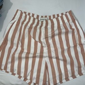 Abercrombie pull-on shorts